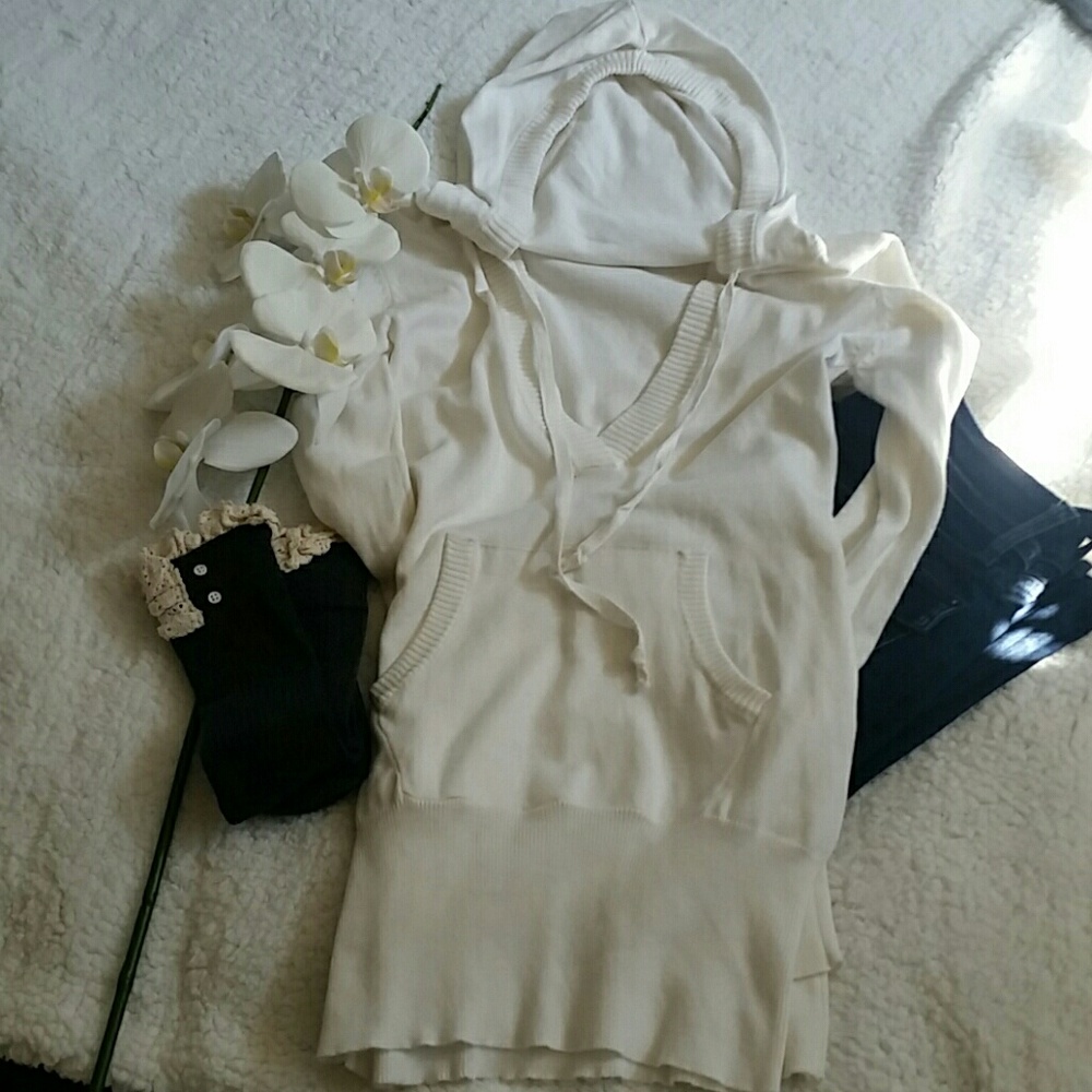Light cream hoodie sweater